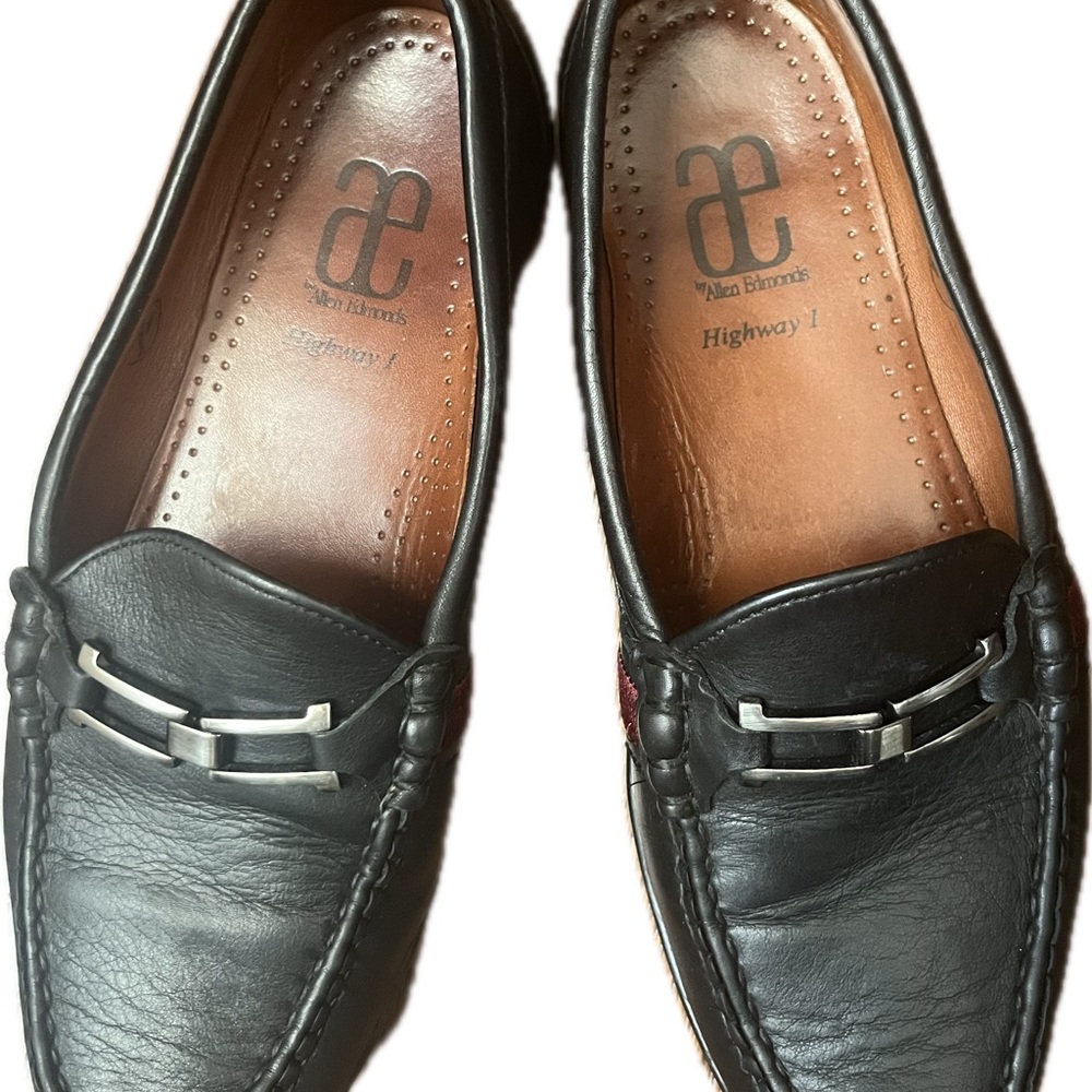 Allen Edmonds Mens Black Leather Loafers w/Silver & Red Trim Detail Size 7.5